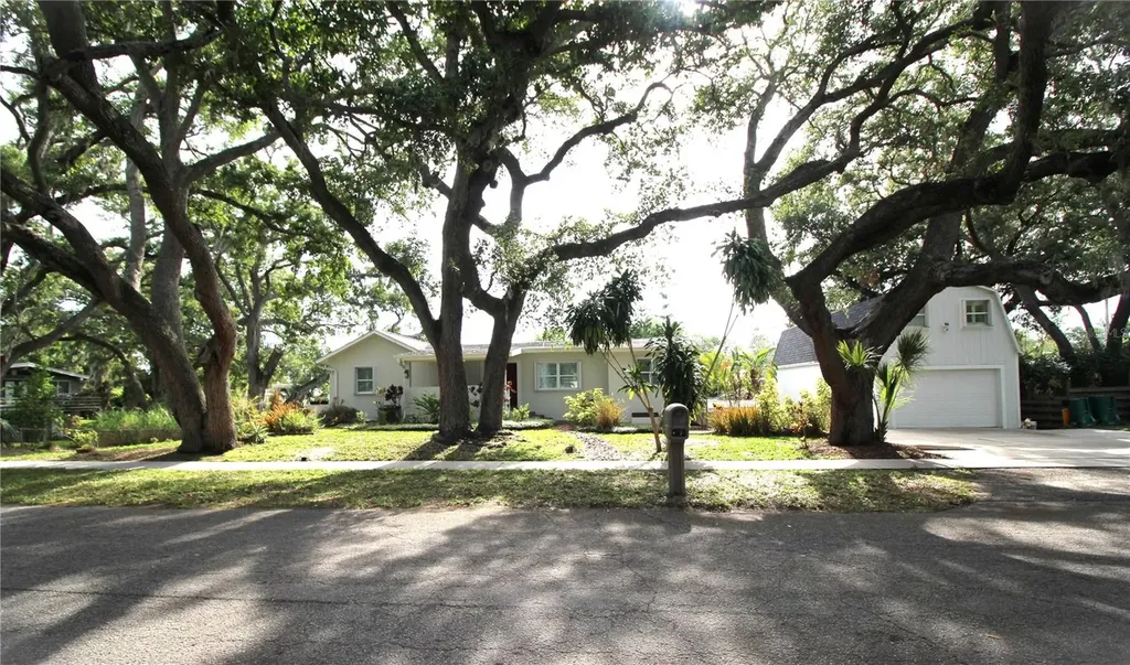 2436 Navarez Avenue Safety Harbor FL 34695
