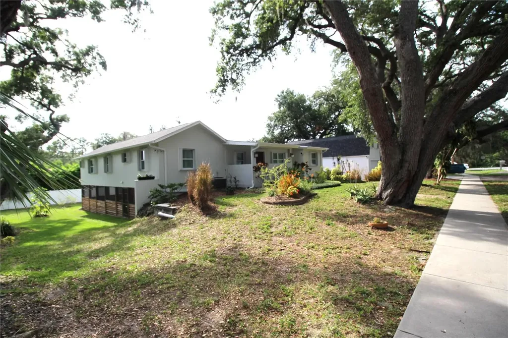 2436 Navarez Avenue Safety Harbor FL 34695