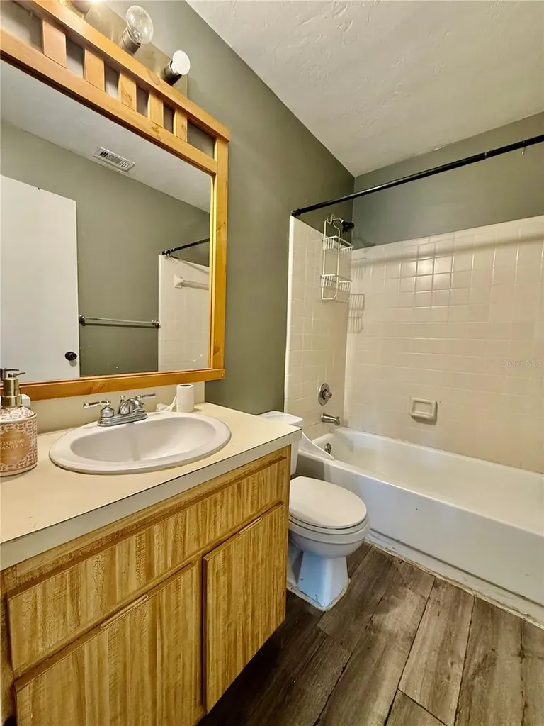 2735 SW 35th Place Gainesville FL 32608