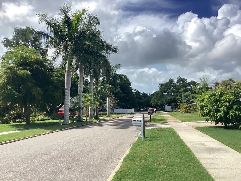 710 50th Street Court W Bradenton FL 34209