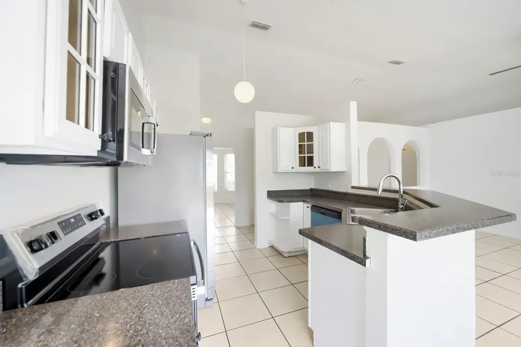 954 Derbyshire Drive Kissimmee FL 34758