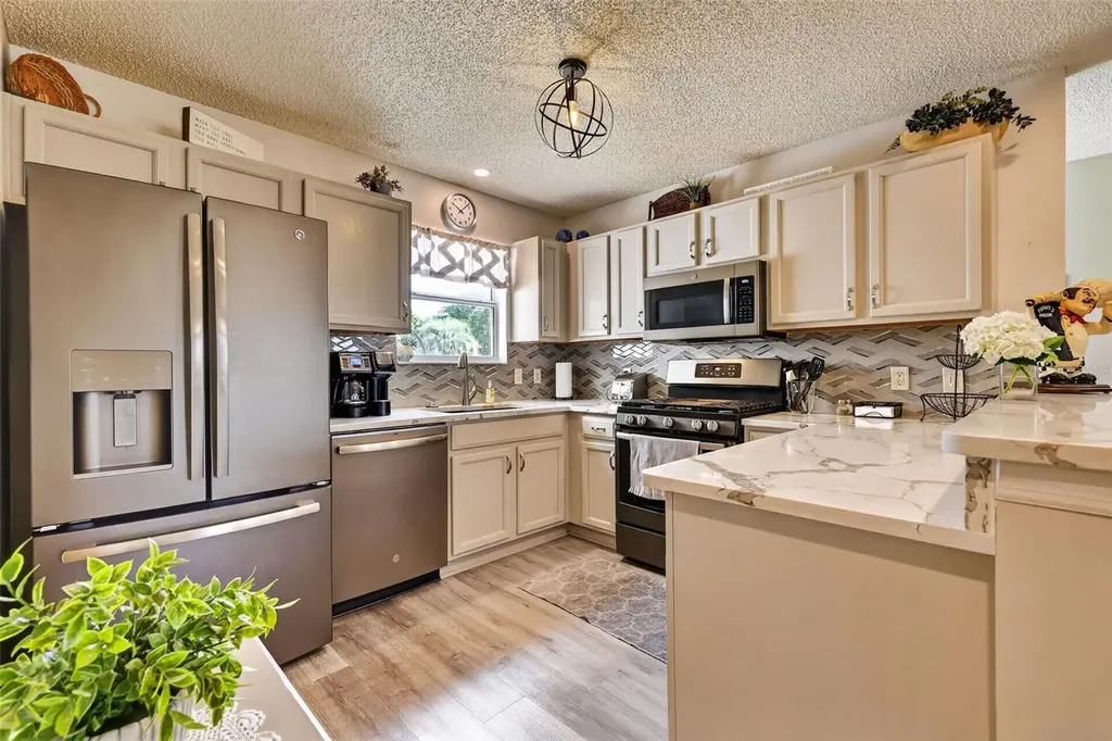 16919 SE 96th Chapelwood Circle The Villages FL 32162