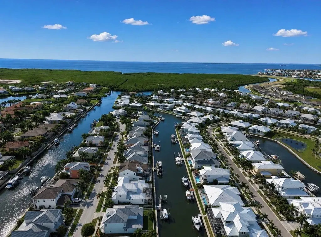 611 Mirabay Boulevard Apollo Beach FL 33572