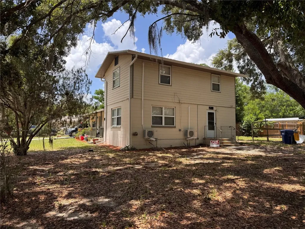 538 Orange Street Mascotte FL 34753