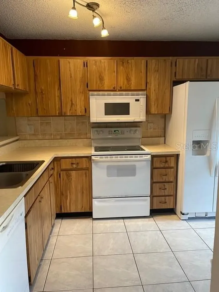 300 Kent Place Safety Harbor FL 34695