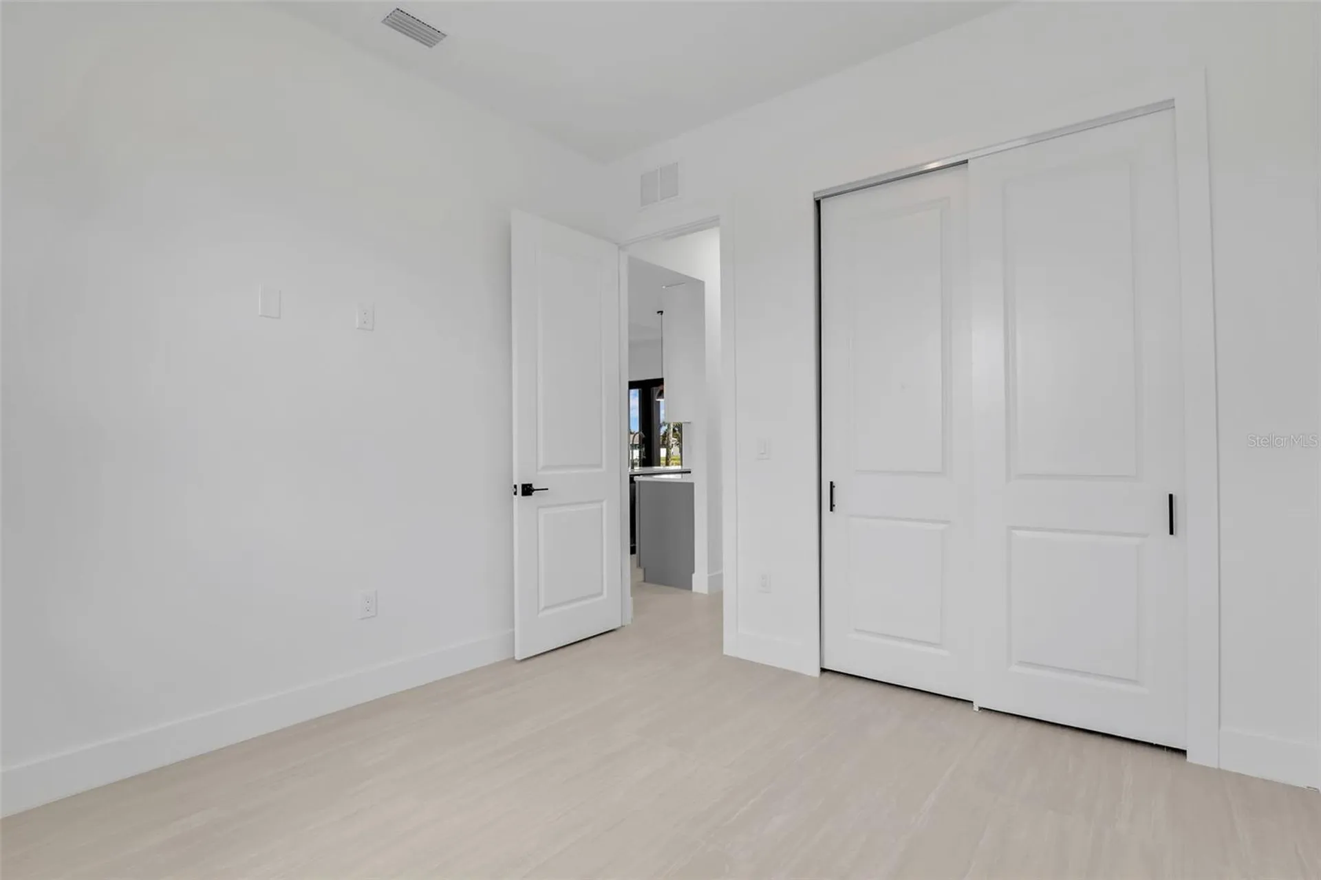 1505 NW 17th Street Cape Coral FL 33993