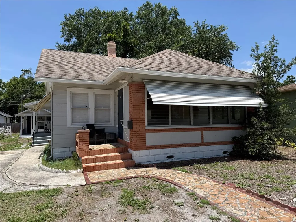 2521 4th Street S St Petersburg FL 33705