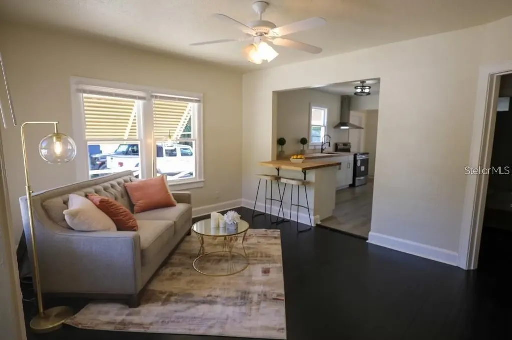 2521 4th Street S St Petersburg FL 33705