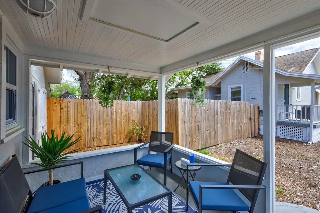 2521 4th Street S St Petersburg FL 33705
