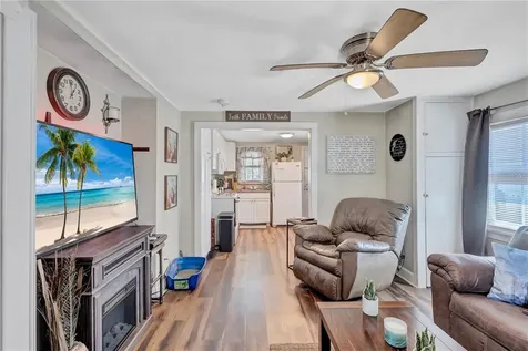 2521 4th Street S St Petersburg FL 33705
