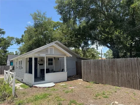 2521 4th Street S St Petersburg FL 33705