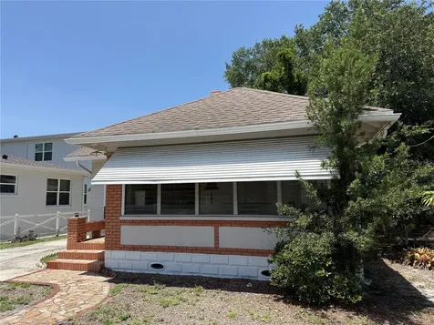 2521 4th Street S St Petersburg FL 33705