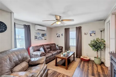 2521 4th Street S St Petersburg FL 33705