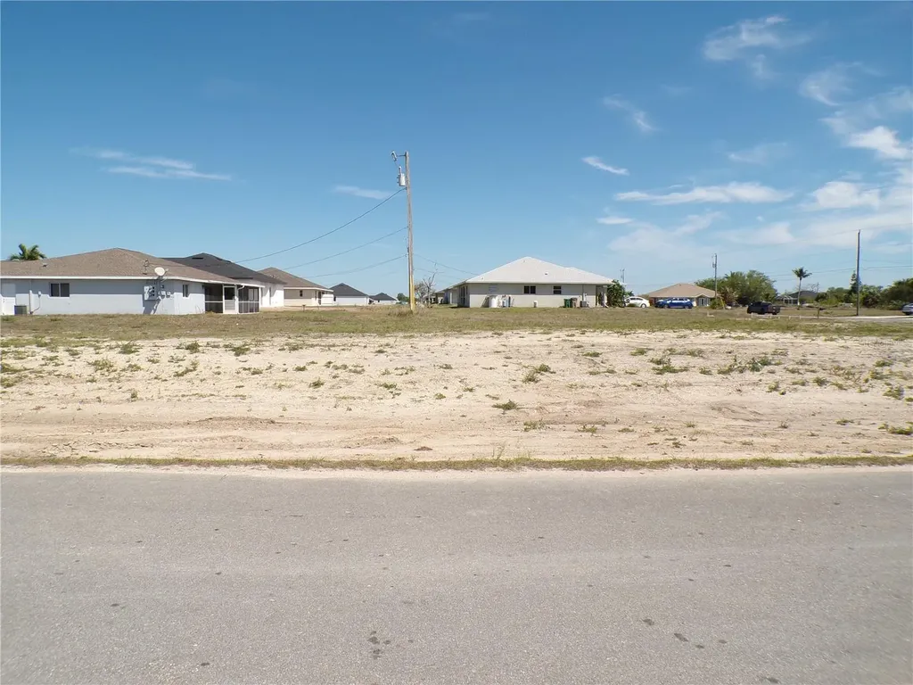 825 NE 15th Lane Cape Coral FL 33909