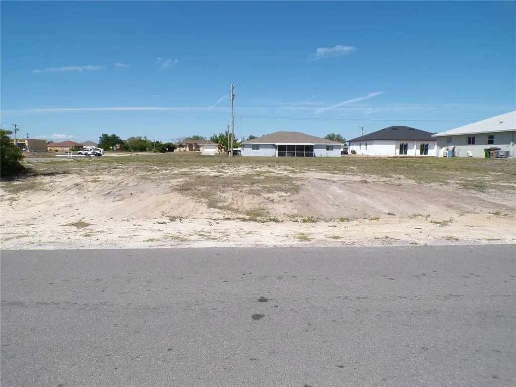 825 NE 15th Lane Cape Coral FL 33909