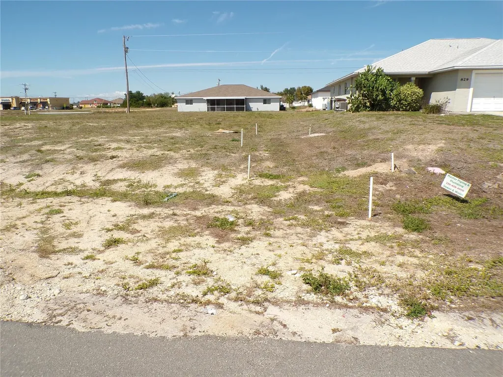 825 NE 15th Lane Cape Coral FL 33909