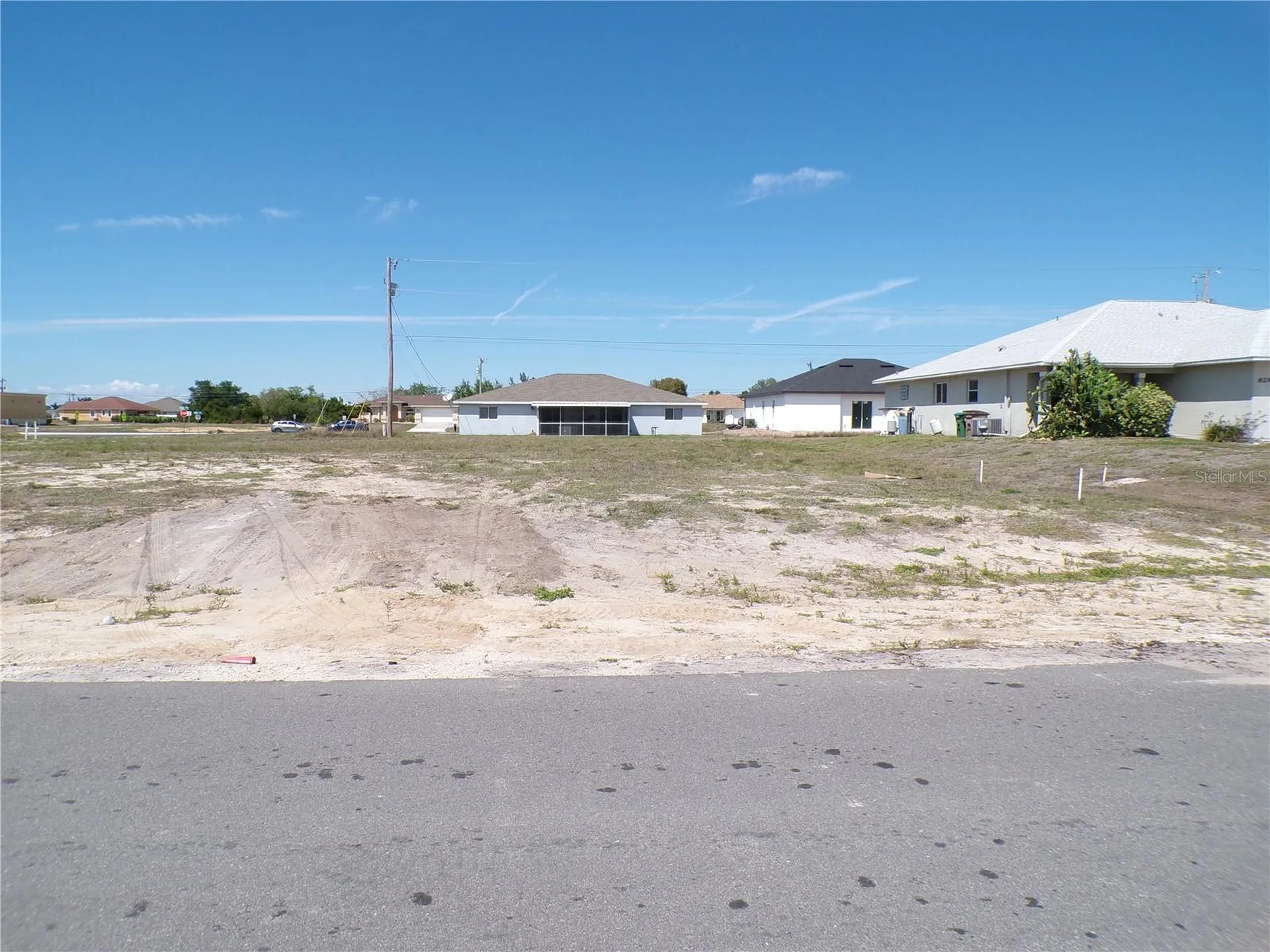 825 NE 15th Lane Cape Coral FL 33909