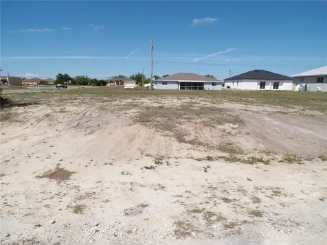 825 NE 15th Lane Cape Coral FL 33909