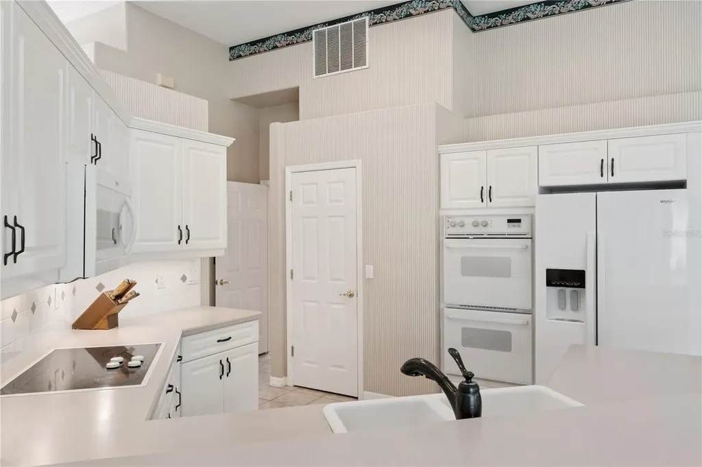 3823 Winding Lake Circle Orlando FL 32835