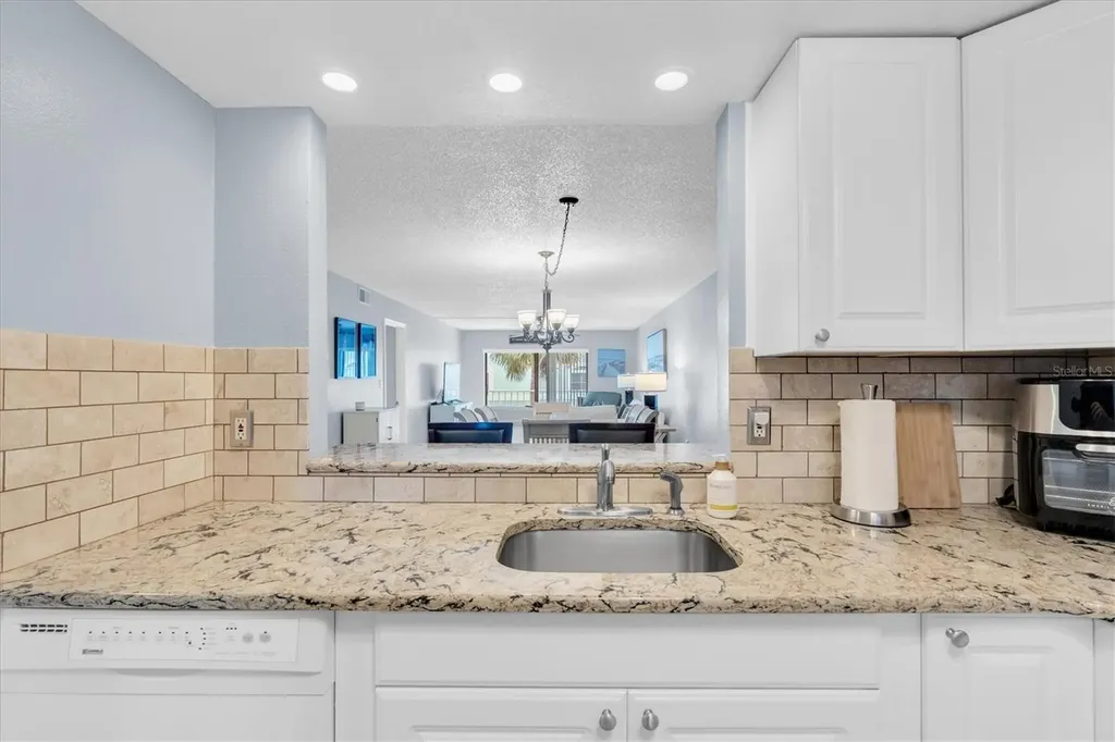 719 Pinellas Bayway S St Petersburg FL 33715