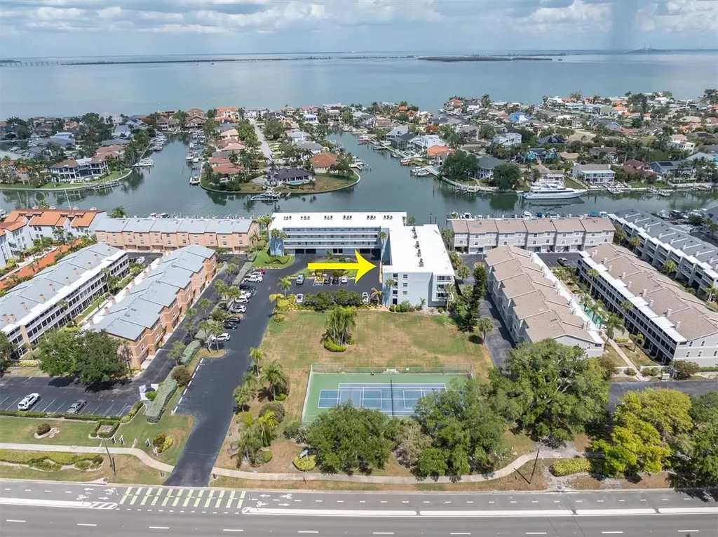 719 Pinellas Bayway S St Petersburg FL 33715