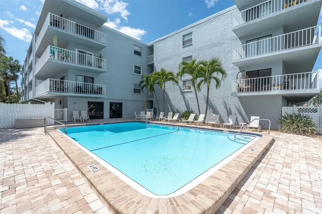 719 Pinellas Bayway S St Petersburg FL 33715