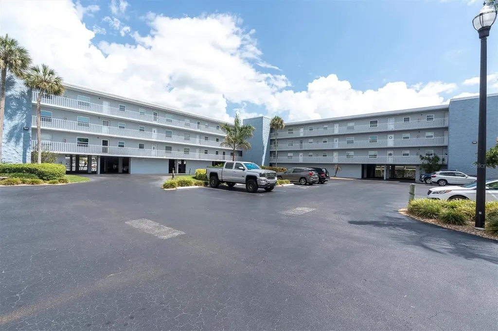 719 Pinellas Bayway S St Petersburg FL 33715