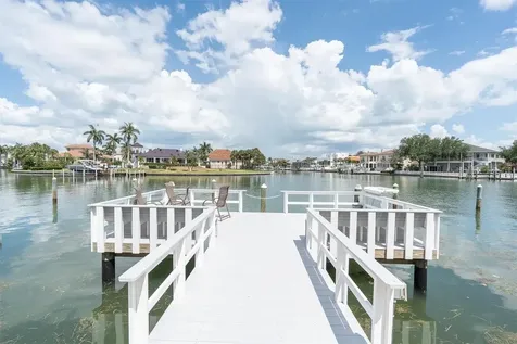 719 Pinellas Bayway S St Petersburg FL 33715