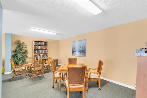 719 Pinellas Bayway S St Petersburg FL 33715