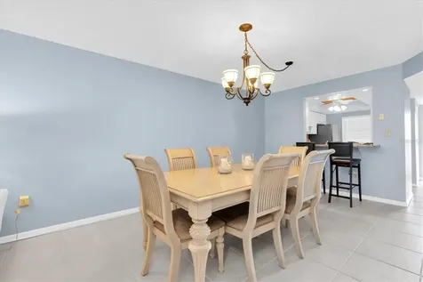 719 Pinellas Bayway S St Petersburg FL 33715