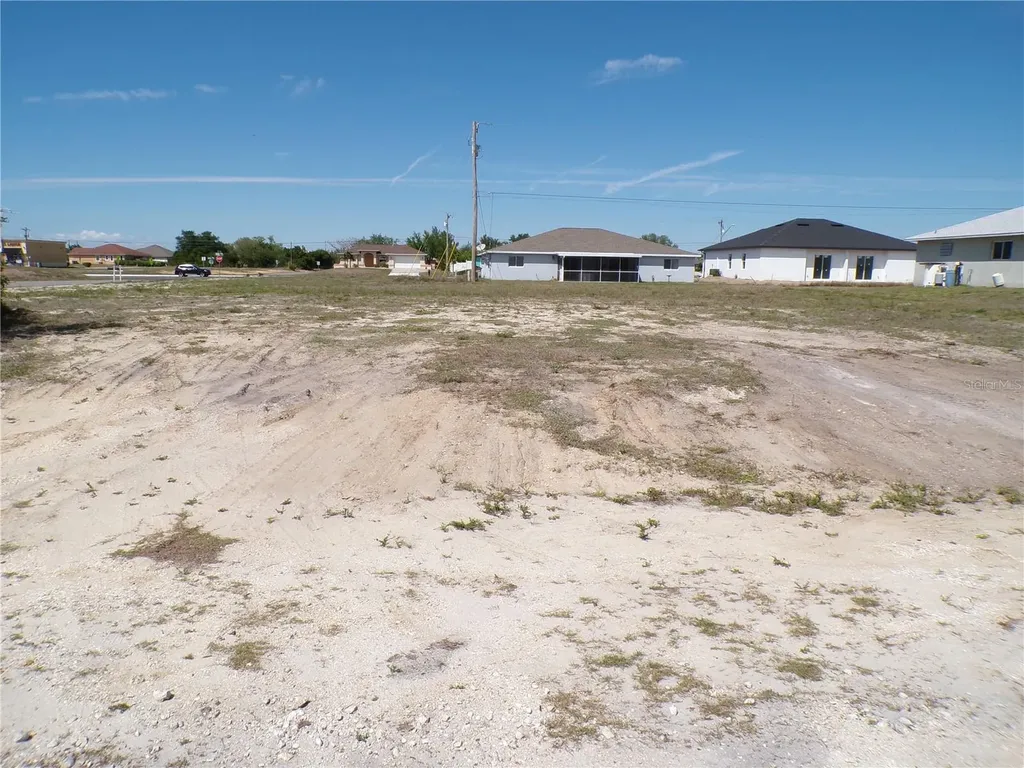 821 NE 15th Lane Cape Coral FL 33909