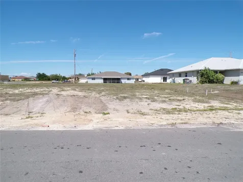 821 NE 15th Lane Cape Coral FL 33909