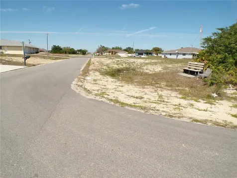821 NE 15th Lane Cape Coral FL 33909