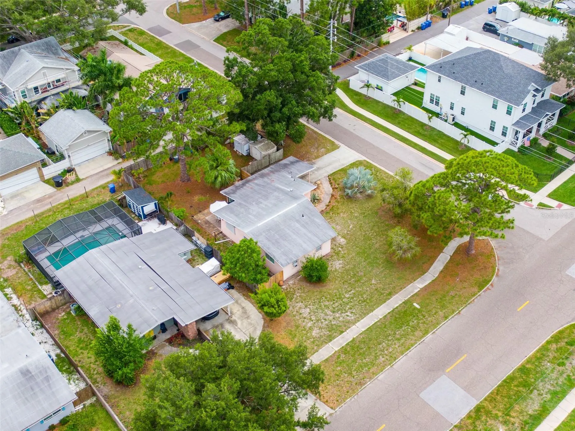 494 34th Avenue N St Petersburg FL 33704