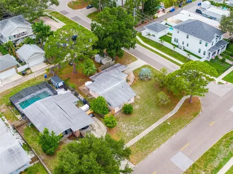 494 34th Avenue N St Petersburg FL 33704