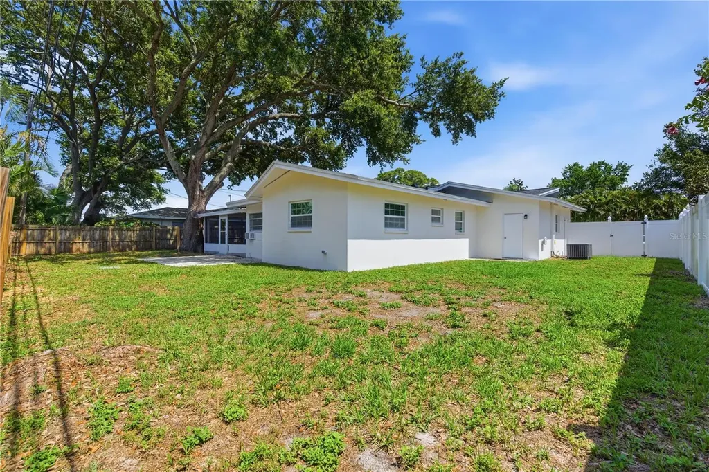 1656 Webb Drive Clearwater FL 33755