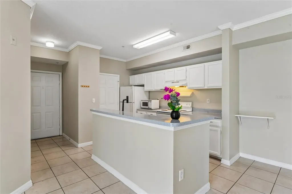 5618 Pinnacle Heights Circle Tampa FL 33624