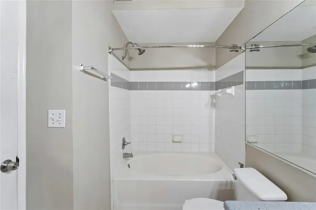 5618 Pinnacle Heights Circle Tampa FL 33624