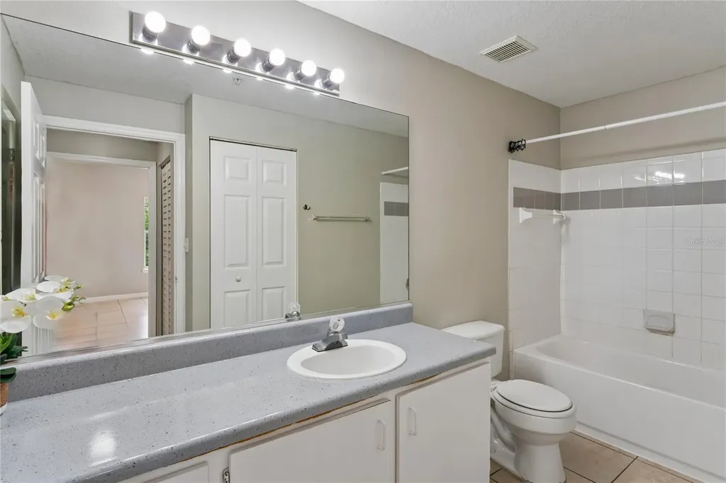 5618 Pinnacle Heights Circle Tampa FL 33624
