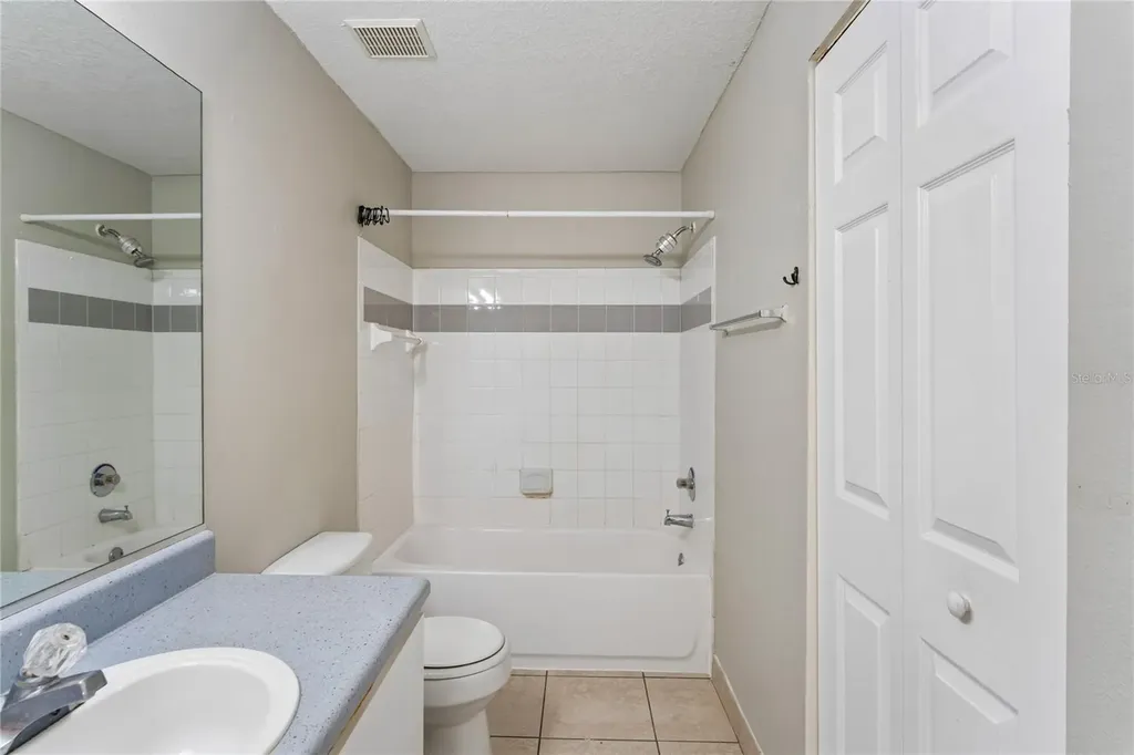 5618 Pinnacle Heights Circle Tampa FL 33624