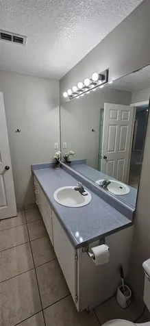 5618 Pinnacle Heights Circle Tampa FL 33624