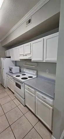 5618 Pinnacle Heights Circle Tampa FL 33624