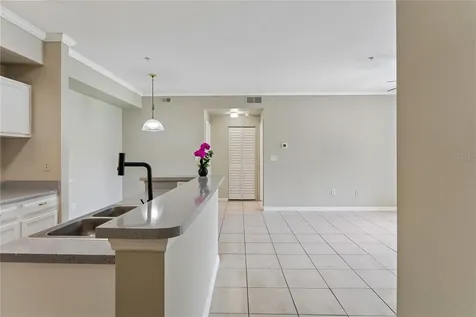 5618 Pinnacle Heights Circle Tampa FL 33624