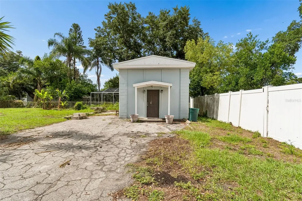 2120 W Clifton Street Tampa FL 33603