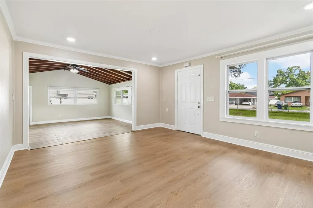 2120 W Clifton Street Tampa FL 33603