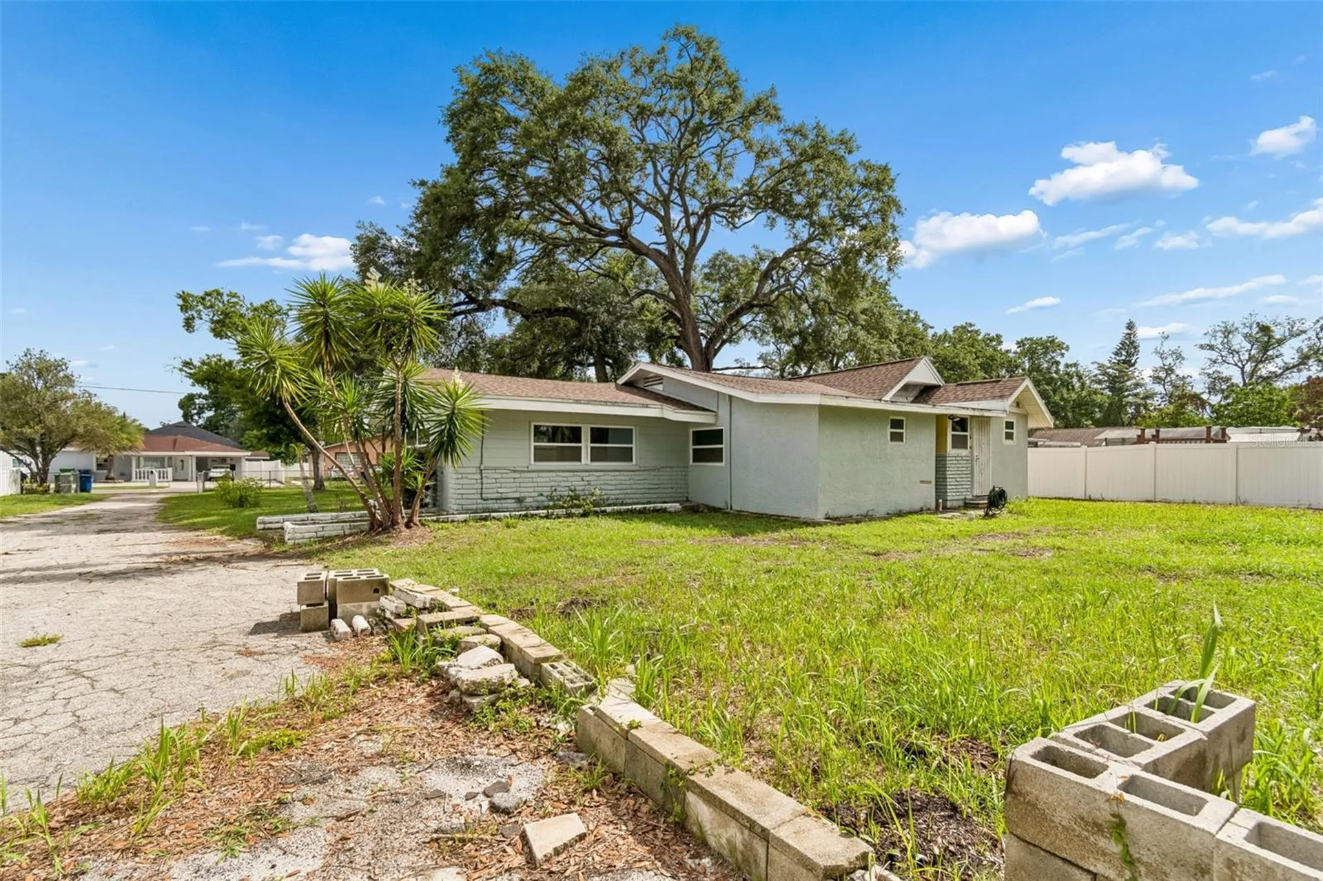 2120 W Clifton Street Tampa FL 33603