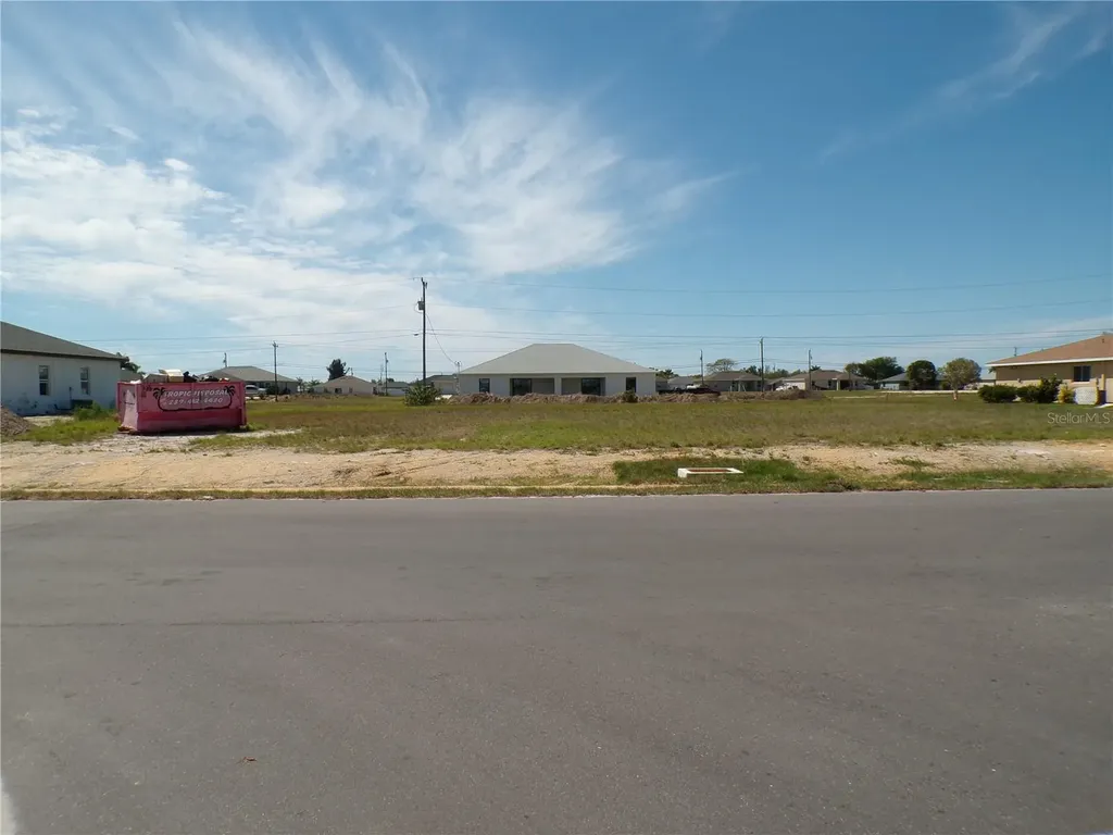 1816 NE 8th Place Cape Coral FL 33909