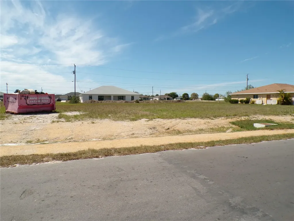 1816 NE 8th Place Cape Coral FL 33909