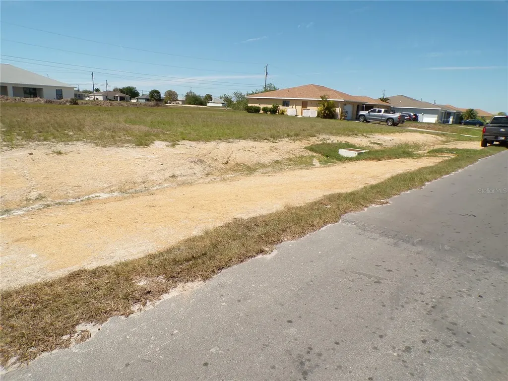 1816 NE 8th Place Cape Coral FL 33909