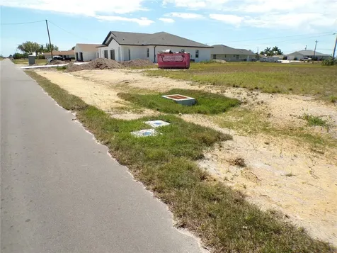 1816 NE 8th Place Cape Coral FL 33909